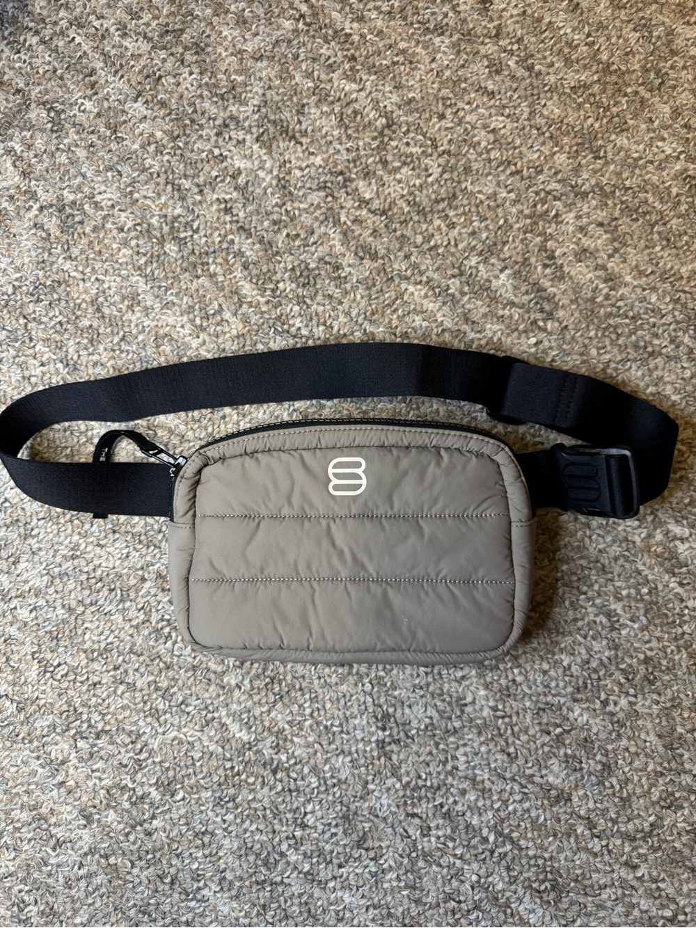 Aritzia The Super Puff Bag - belt bag in taupe